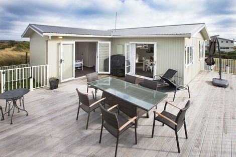 Photo of property in 35 Marine Parade South, Foxton Beach, Foxton, 4815