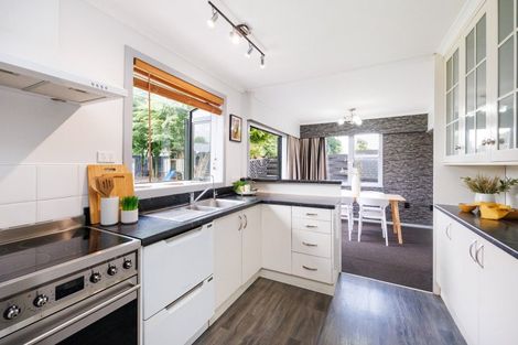 Photo of property in 2 Pukatea Place, Milson, Palmerston North, 4414