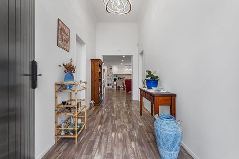 Photo of property in 587 Great South Road, Rosehill, Papakura, 2113