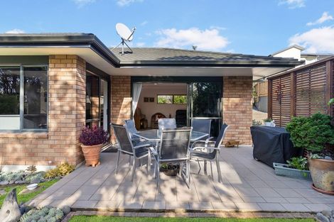 Photo of property in 11 Grovenor Drive, Orewa, 0931