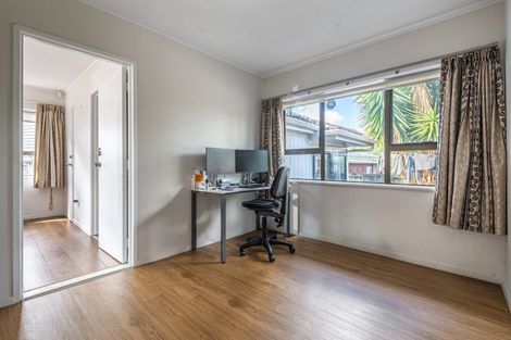 Photo of property in 36 Maugham Drive, Bucklands Beach, Auckland, 2014