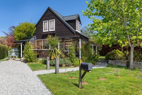 Photo of property in 9 Hunter Crescent, Wanaka, 9305