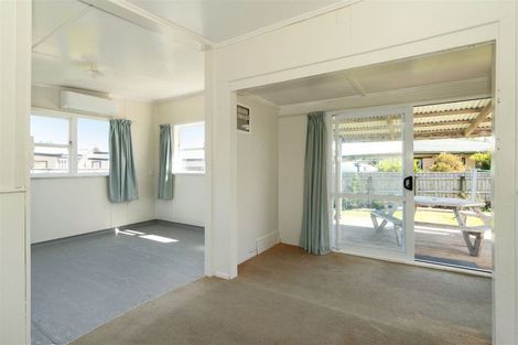 Photo of property in 4 Taonui Street, Waitarere Beach, Levin, 5510