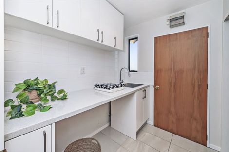 Photo of property in 3/118a Sawyers Arms Road, Northcote, Christchurch, 8052