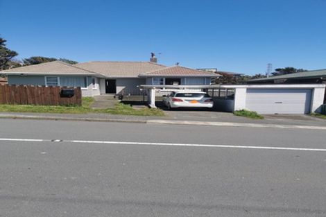 Photo of property in 37 Kenmore Street, Newlands, Wellington, 6037