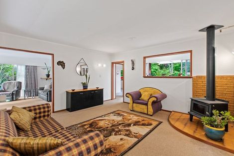 Photo of property in 48 Grassmere Road, Henderson Valley, Auckland, 0612