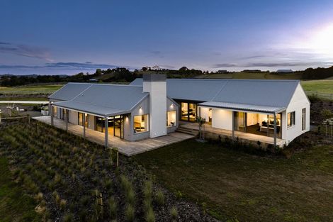 Photo of property in 6 Moya Drive, Matakana, 0985