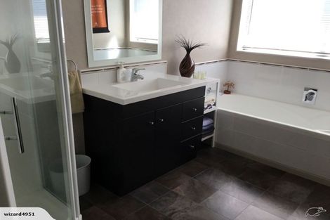 Photo of property in 11 Geneva Terrace, Kelvin Grove, Palmerston North, 4414