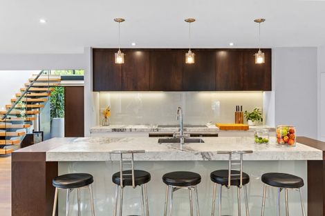 Photo of property in 15c Rodney Road, Northcote Point, Auckland, 0627