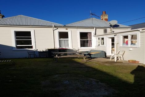 Photo of property in 124 Harbour Terrace, North Dunedin, Dunedin, 9016