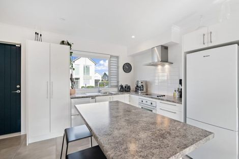 Photo of property in 10 Shelduck Way, Hobsonville, Auckland, 0616