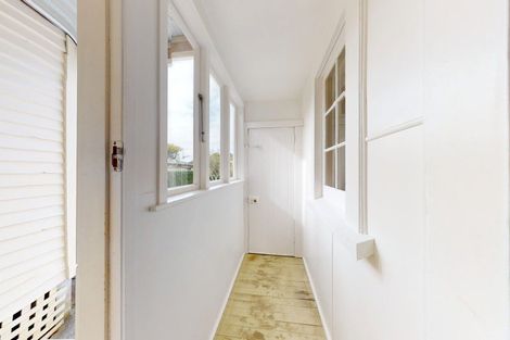 Photo of property in 23 Paynters Avenue, Strandon, New Plymouth, 4312