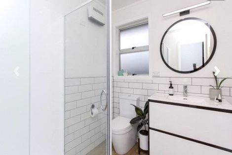 Photo of property in 83 Riversdale Drive, Merrilands, New Plymouth, 4312