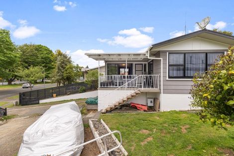 Photo of property in 72 Aotea Crescent, Tokoroa, 3420