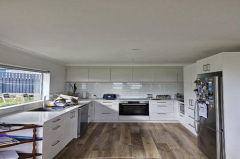 Photo of property in 17 Maui Place, Spotswood, New Plymouth, 4310