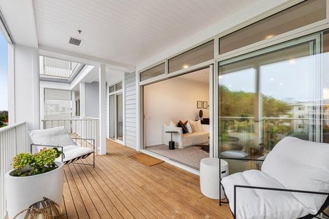 Photo of property in 129 Hibiscus Drive, Orewa, 0931