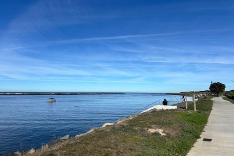 Photo of property in 4 Ashton Terrace, Castlecliff, Whanganui, 4501