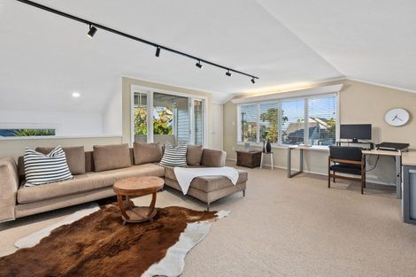 Photo of property in 8 Tiri Road, Milford, Auckland, 0620