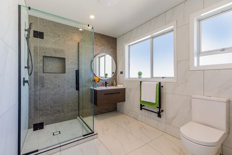 Photo of property in 2/84 Namata Road, One Tree Hill, Auckland, 1061