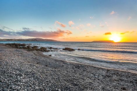 Photo of property in 88 Moana Road, Hongoeka, Porirua, 5026