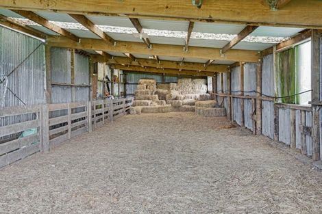 Photo of property in 124 Kahouri Road, Midhirst, Stratford, 4394