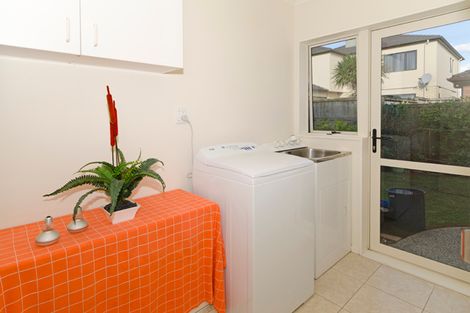 Photo of property in 3 Banshire Close, Flat Bush, Auckland, 2016
