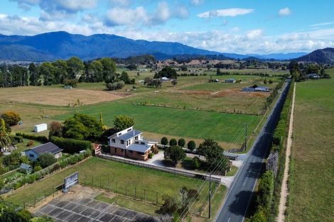 Photo of property in 366 Abel Tasman Drive, Motupipi, Takaka, 7183