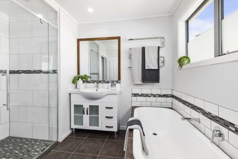 Photo of property in 31 Riddlers Crescent, Petone, Lower Hutt, 5012