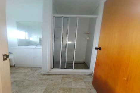 Photo of property in 16 Cottrell Place, Clendon Park, Auckland, 2103