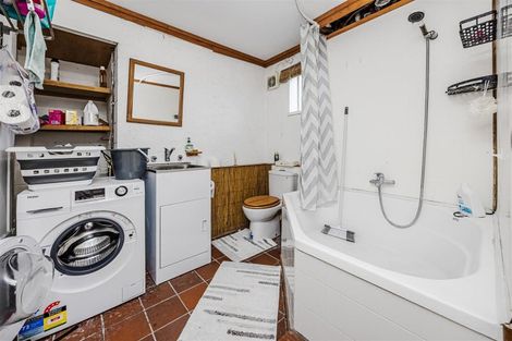 Photo of property in 9 Malvina Place, Bucklands Beach, Auckland, 2014