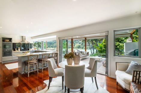 Photo of property in 14 Oscar Road, Greenhithe, Auckland, 0632