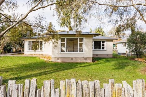 Photo of property in 36 Ongo Road, Hunterville, 4730