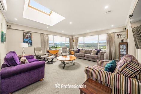 Photo of property in 73 Tirohanga Road, Tirohanga, Lower Hutt, 5010