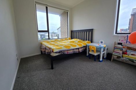 Photo of property in 28 Hobsonville Point Road, Hobsonville, Auckland, 0616