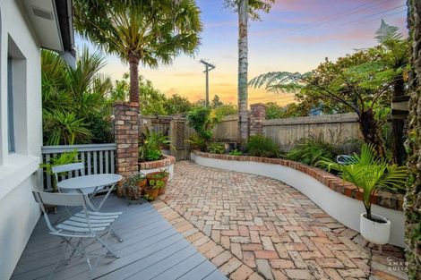 Photo of property in 2/39 Anglesea Street, Freemans Bay, Auckland, 1011