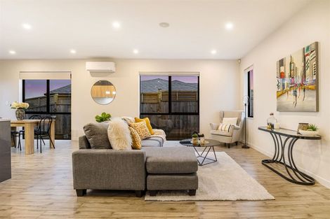 Photo of property in 58 Accolage Boulevard, Kumeu, 0810