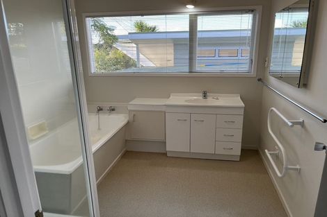 Photo of property in 155a Hinemoa Street, Birkenhead, Auckland, 0626