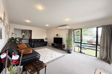Photo of property in 1/50 Simmental Crescent, Somerville, Auckland, 2014