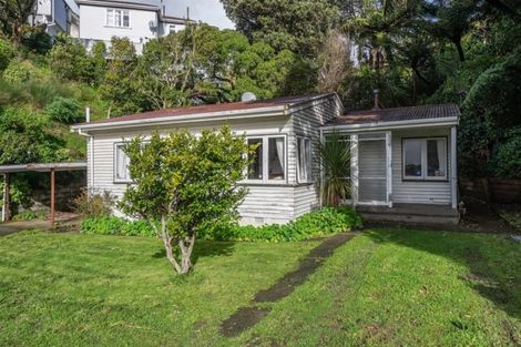 Photo of property in 2 Birdwood Street, Karori, Wellington, 6012
