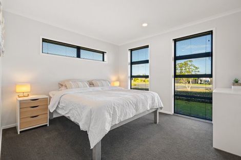 Photo of property in 16 Stace Hopper Drive, One Tree Point, 0118