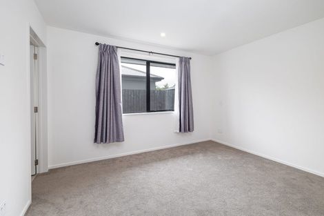Photo of property in 33 Miromiro Street, Broomfield, Christchurch, 8042
