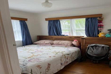 Photo of property in 8 Harry Ward Place, Henderson, Auckland, 0610