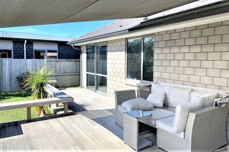 Photo of property in 27 Hebe Crescent, Papamoa Beach, Papamoa, 3118