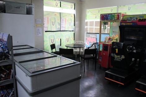 Photo of property in Terrace Stores, 29 Royal Terrace, Alexandra, 9320