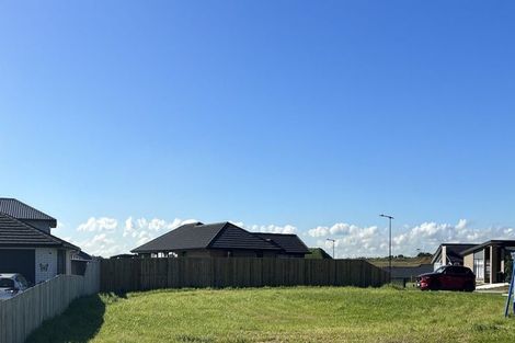 Photo of property in 1 Orawahi Road, Glenbrook, 2681