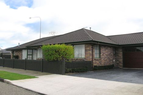 Photo of property in 1a Droylsden Place, Palmerston North, 4410