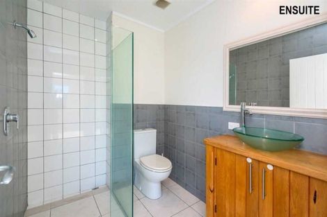 Photo of property in 180 Te Moana Road, Waikanae, 5036