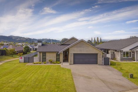 Photo of property in 10 Topping Place, Whitianga, 3510