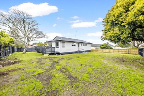 Photo of property in 15 Becker Drive, Weymouth, Auckland, 2103