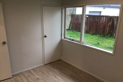 Photo of property in 7/5 Keeling Road, Henderson, Auckland, 0612